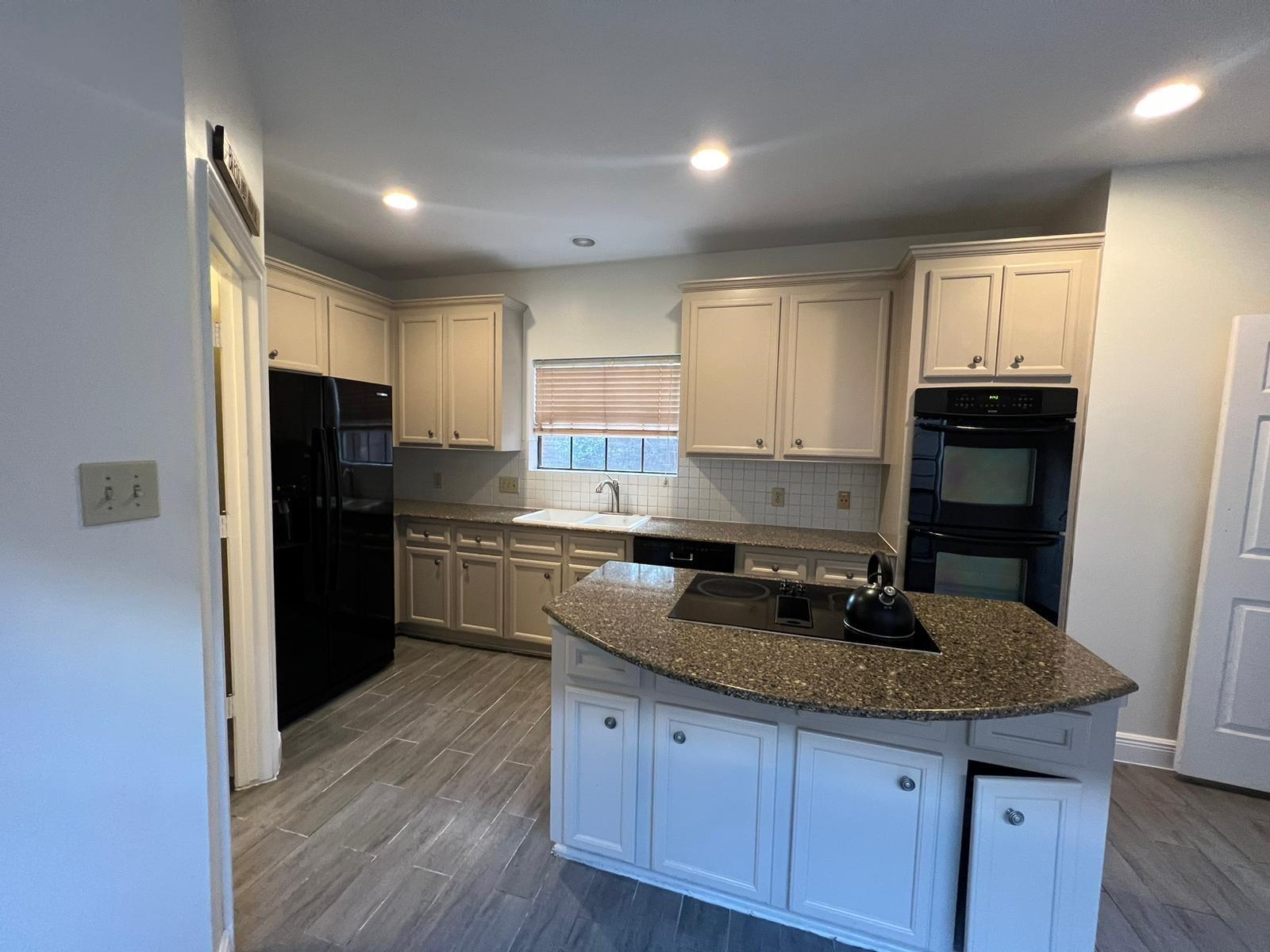 6990 Oakwood Park