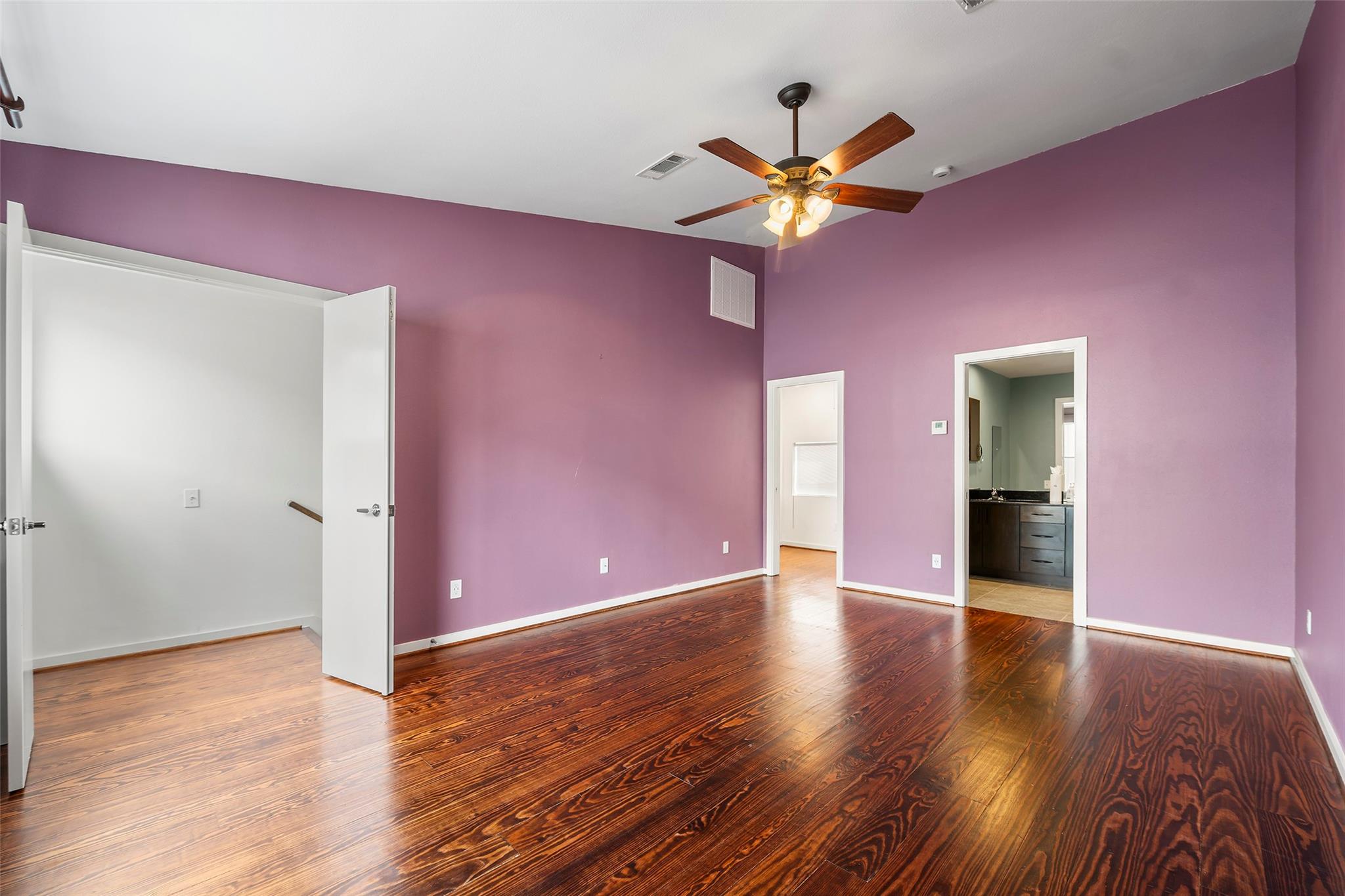 3018 Commerce Street