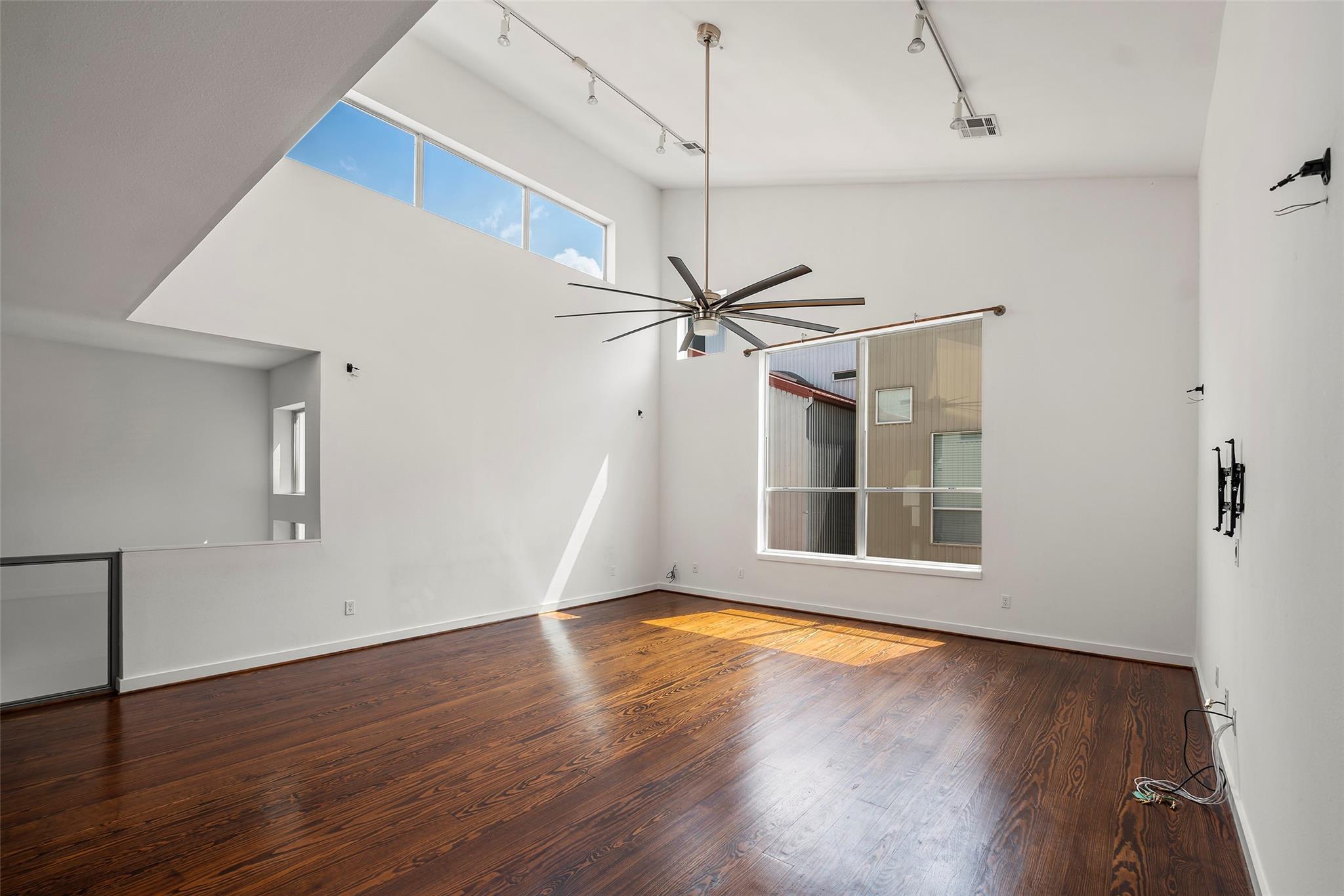 3018 Commerce Street