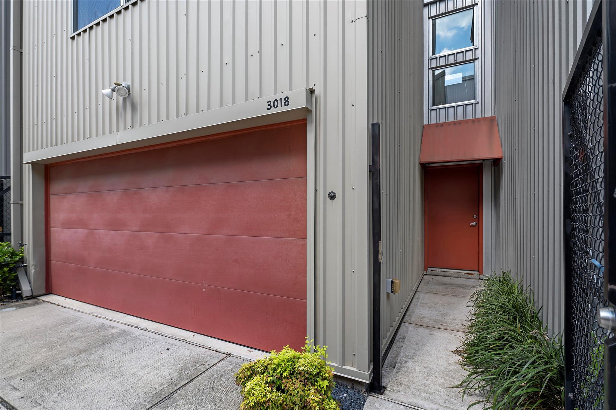 3018 Commerce Street