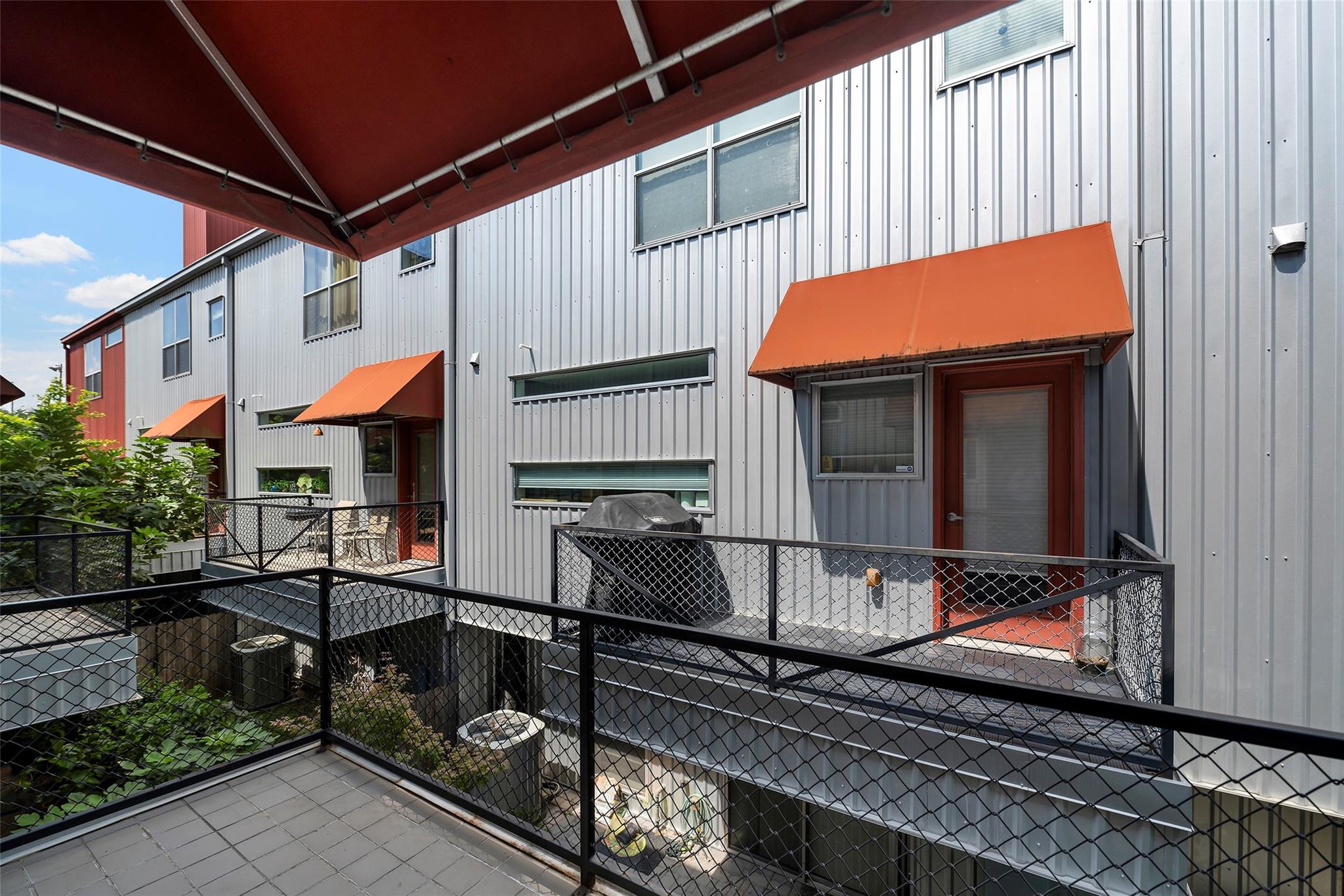 3018 Commerce Street