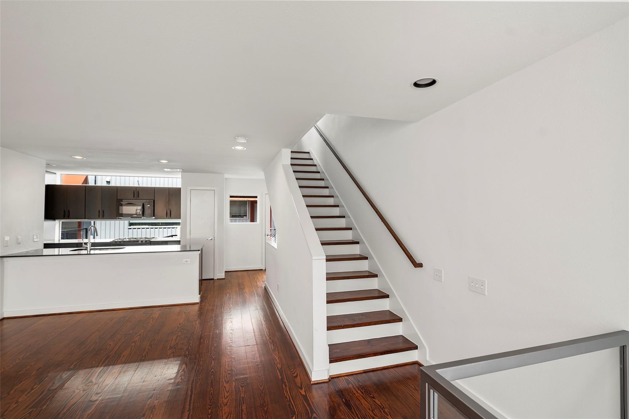 3018 Commerce Street