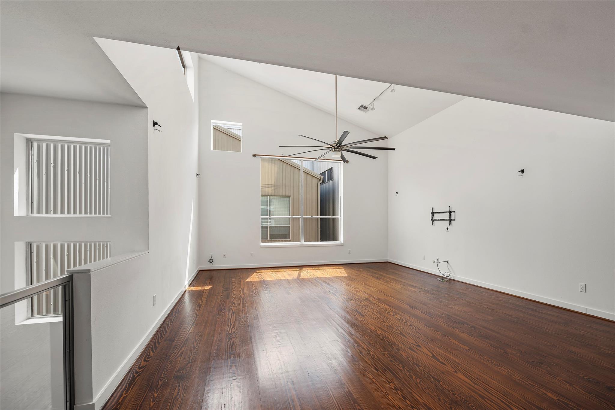 3018 Commerce Street