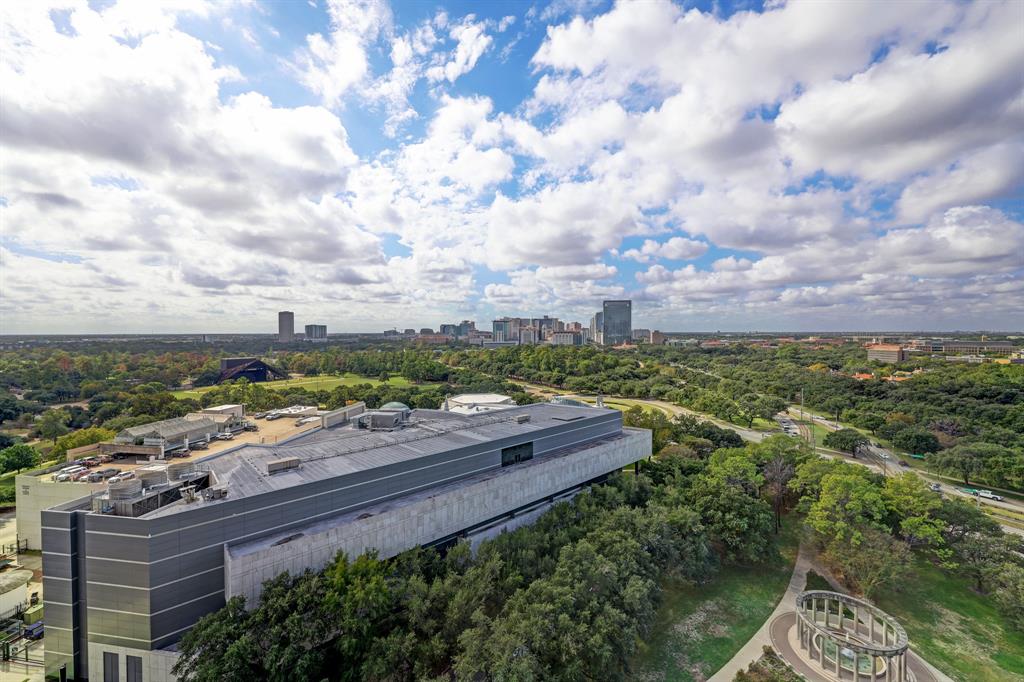 1111 Hermann Drive # 15E