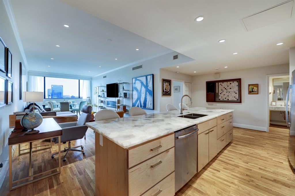 1111 Hermann Drive # 15E