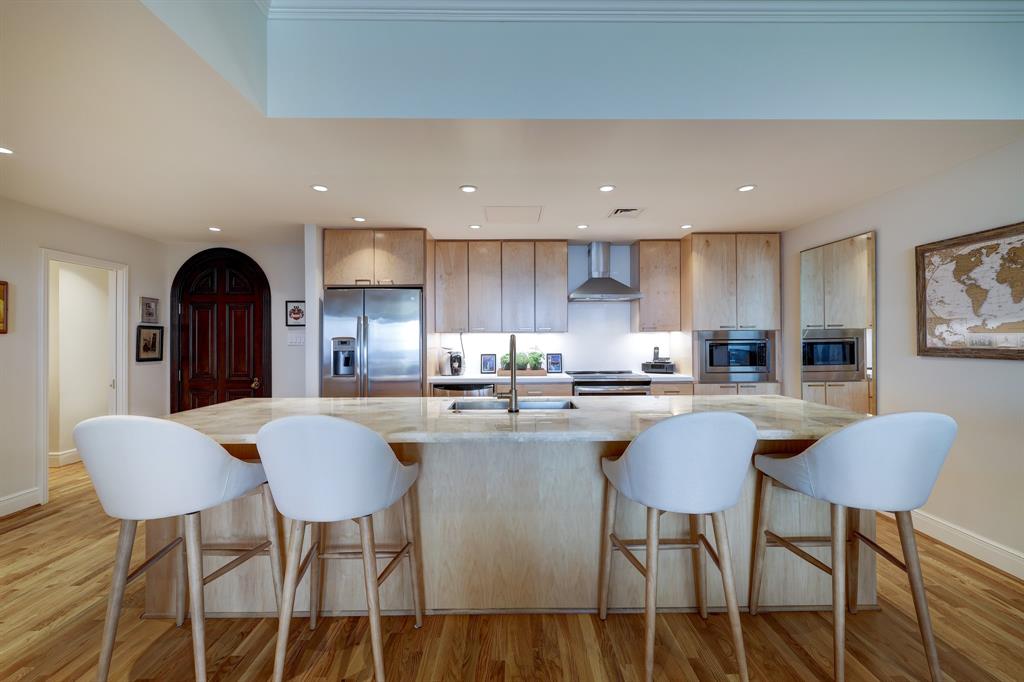 1111 Hermann Drive # 15E