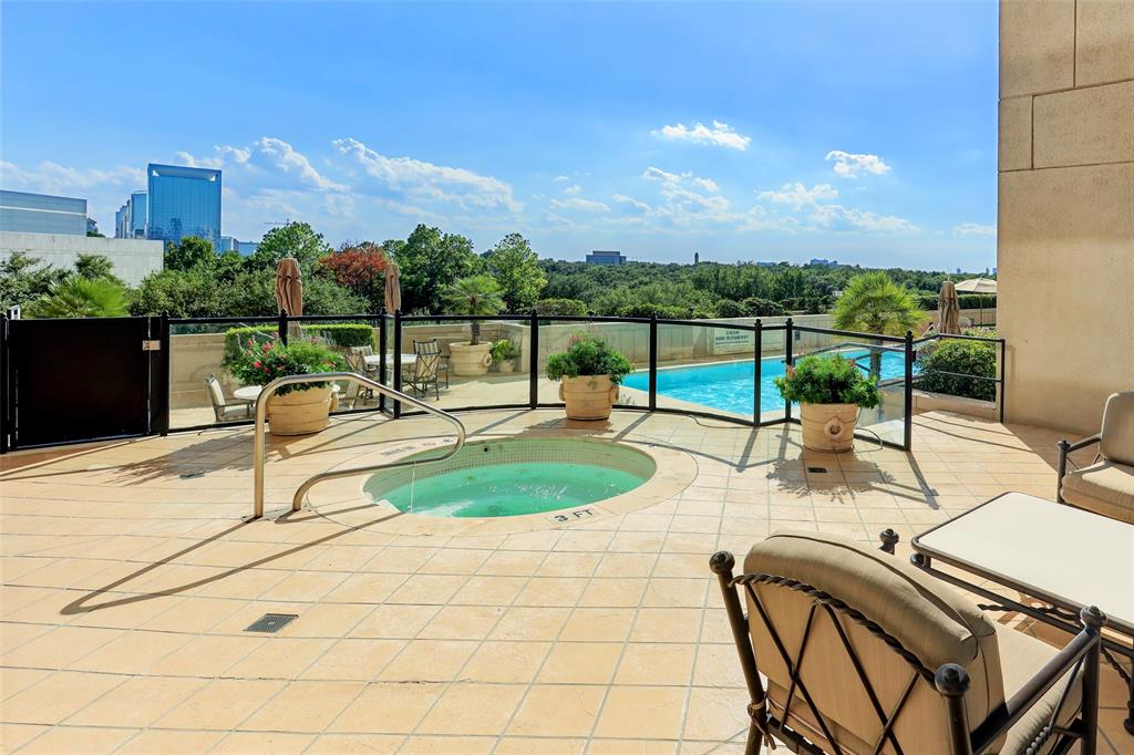 1111 Hermann Drive # 15E
