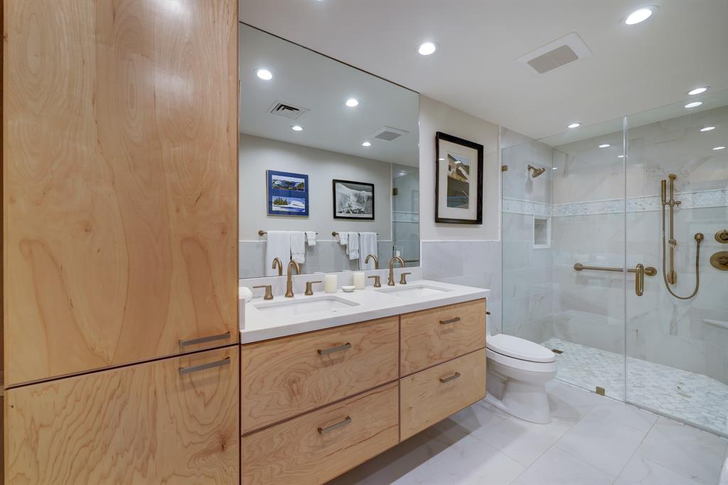 1111 Hermann Drive # 15E