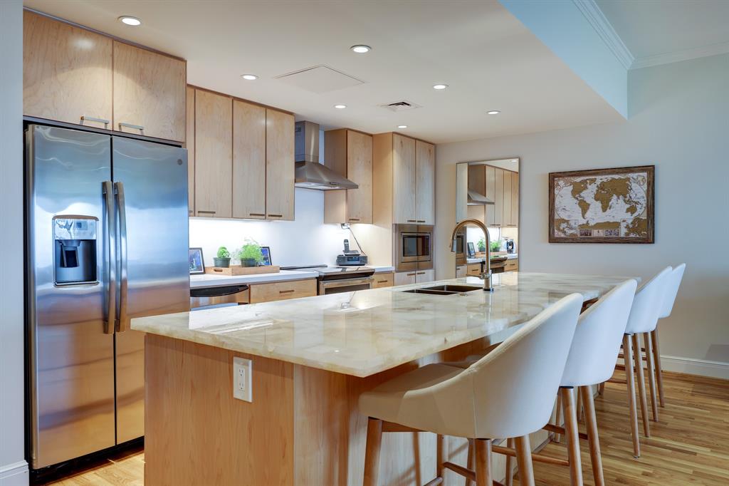 1111 Hermann Drive # 15E