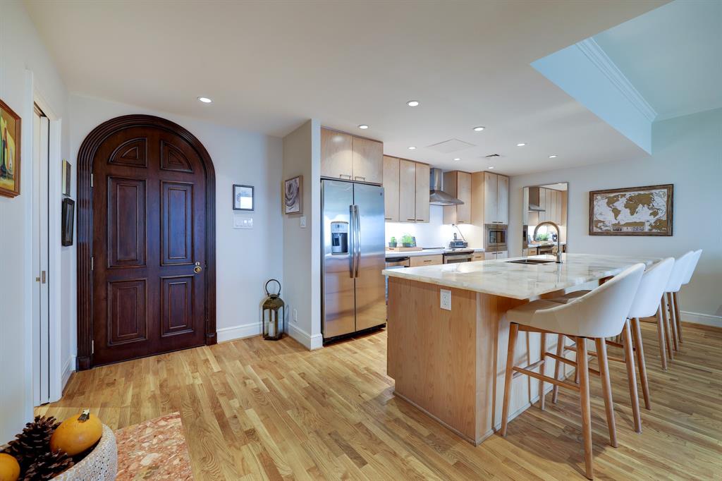 1111 Hermann Drive # 15E