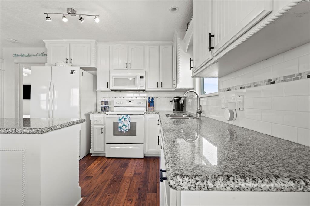 223 Sandpebble Place