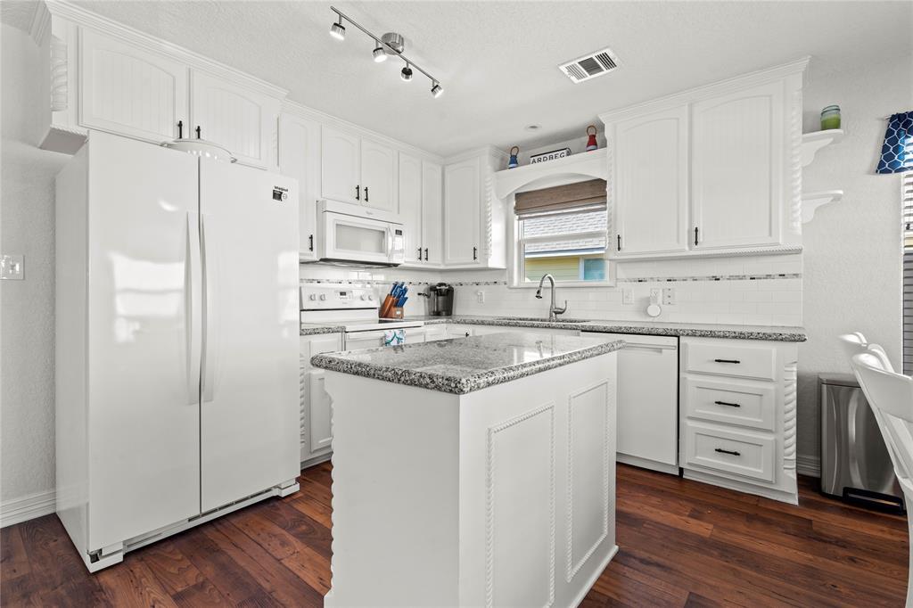 223 Sandpebble Place