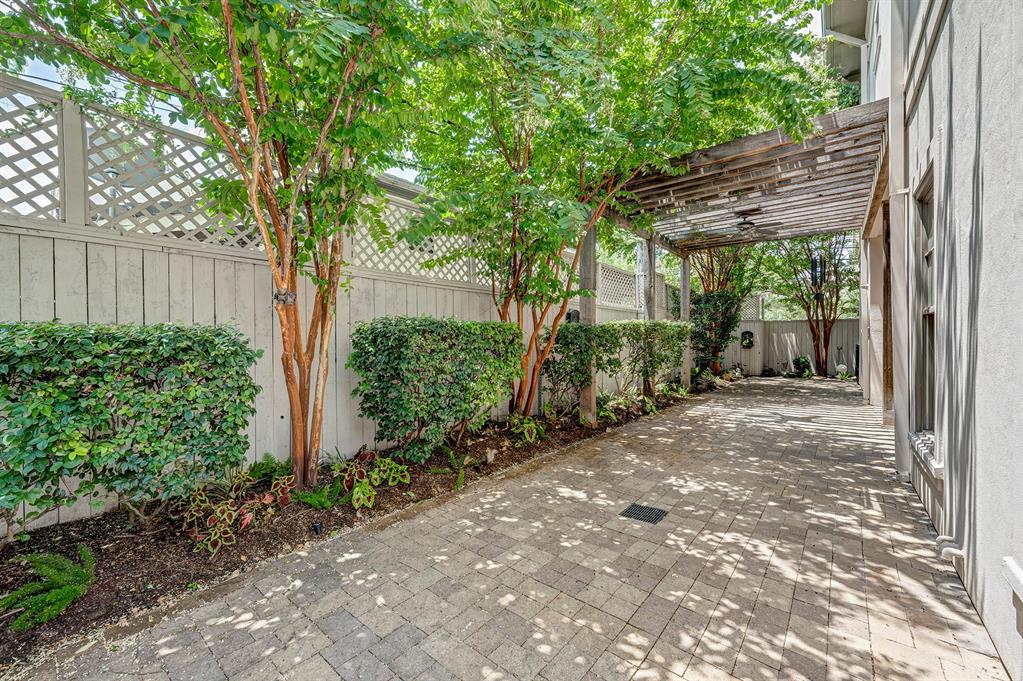 3841 Piping Rock Lane
