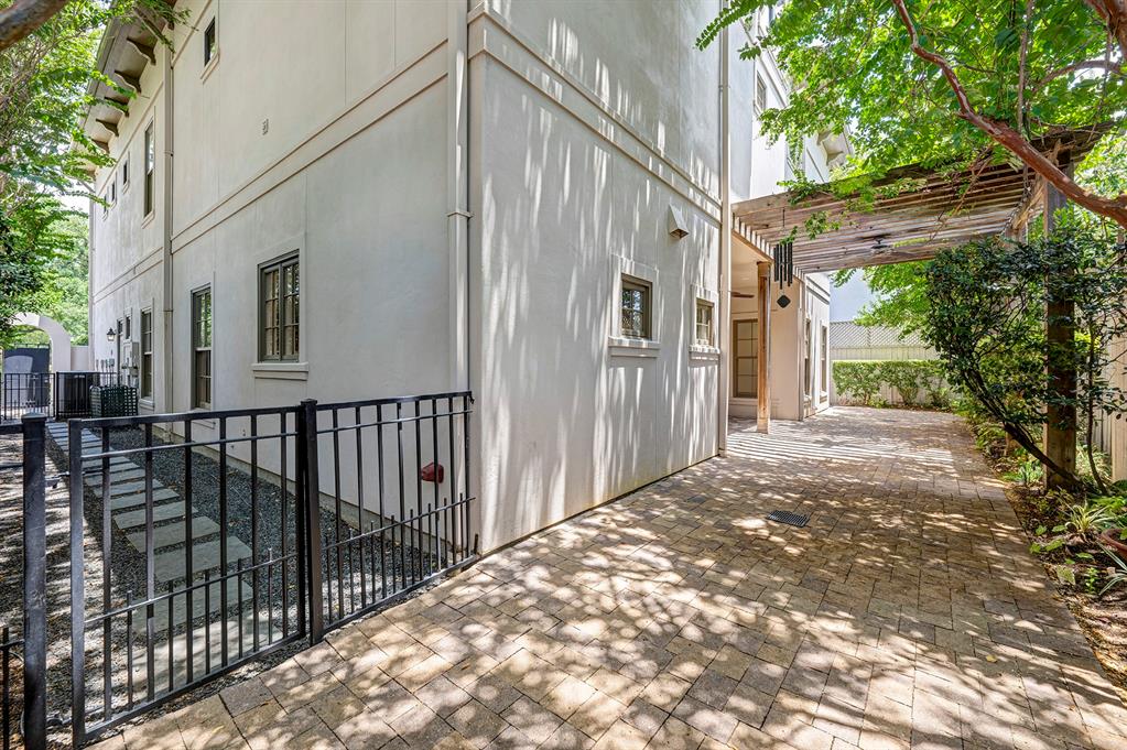 3841 Piping Rock Lane