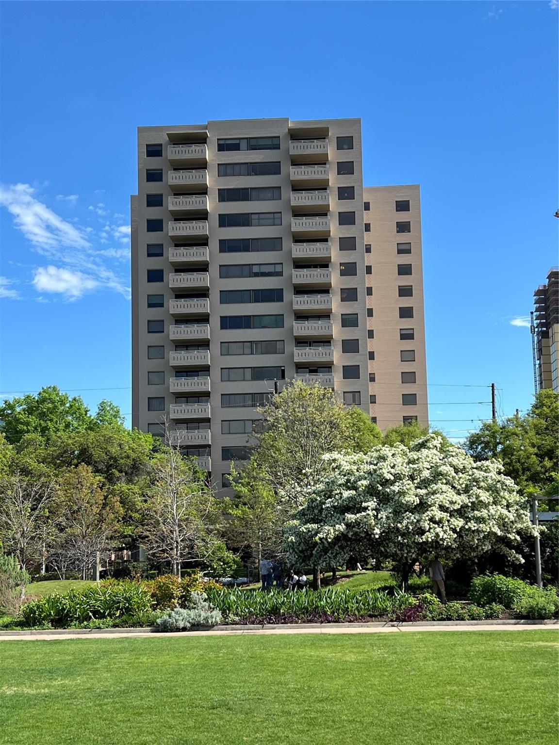 1400 Hermann Drive # 3H