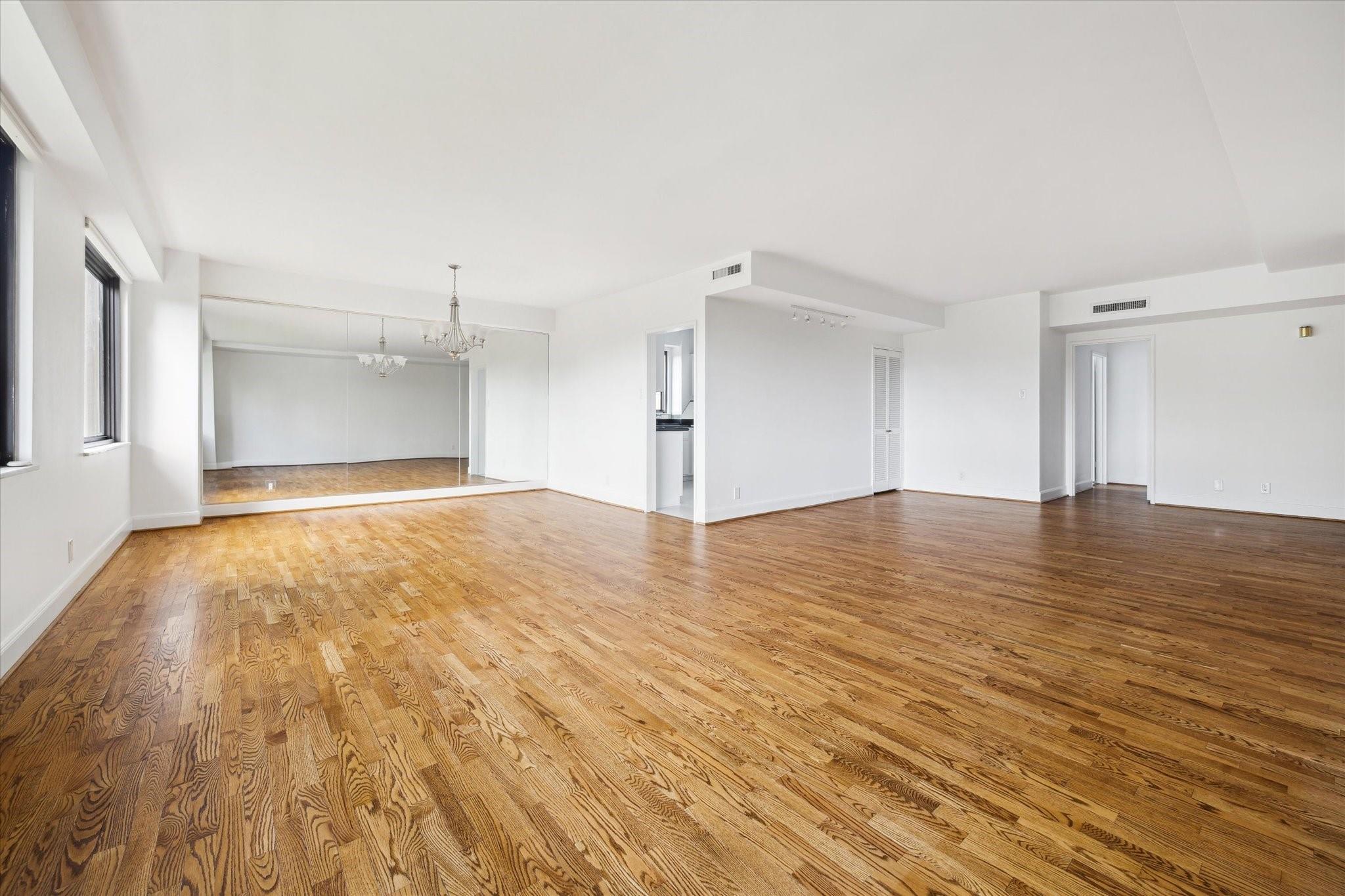 1400 Hermann Drive # 3H