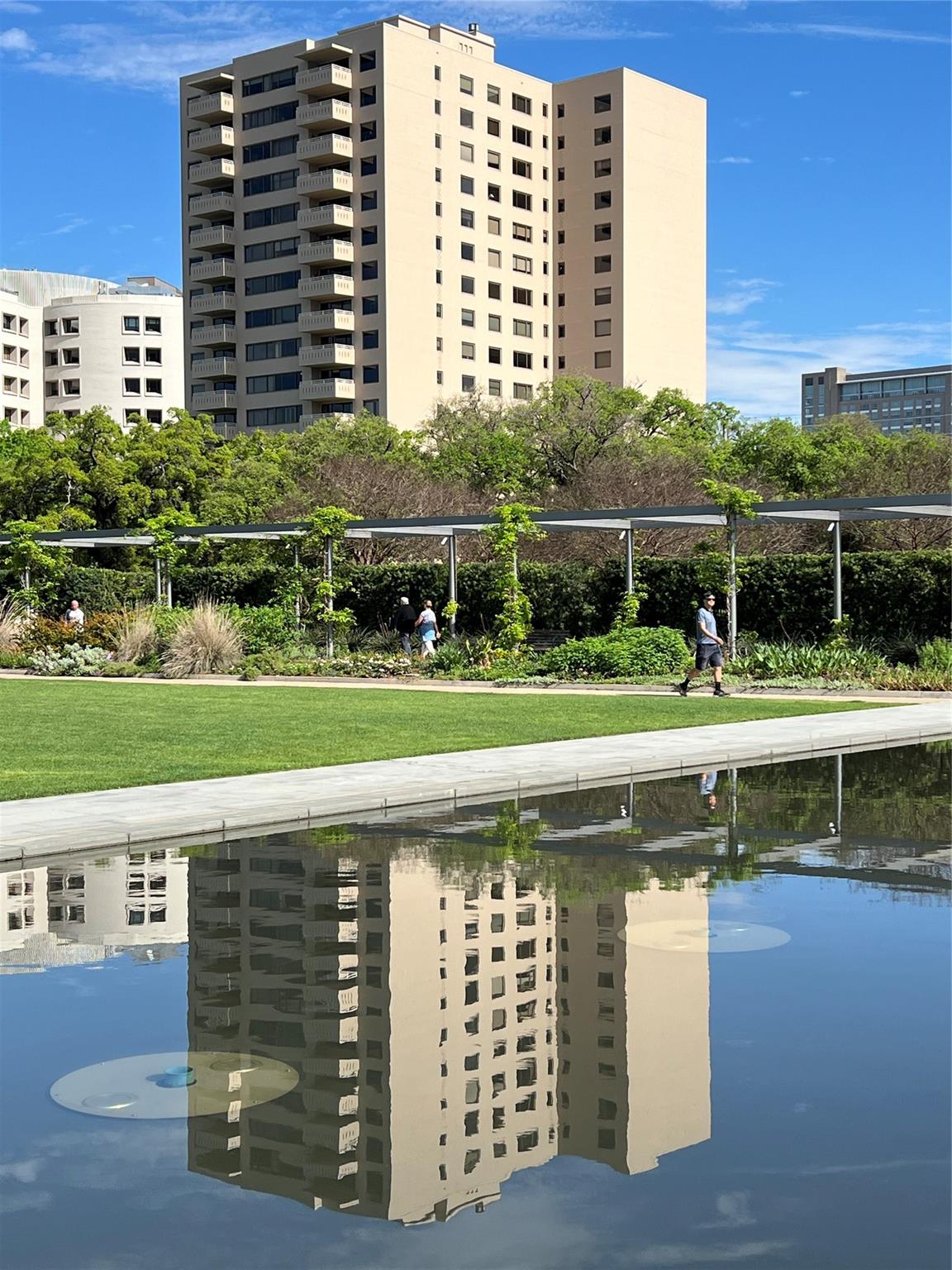 1400 Hermann Drive # 3H