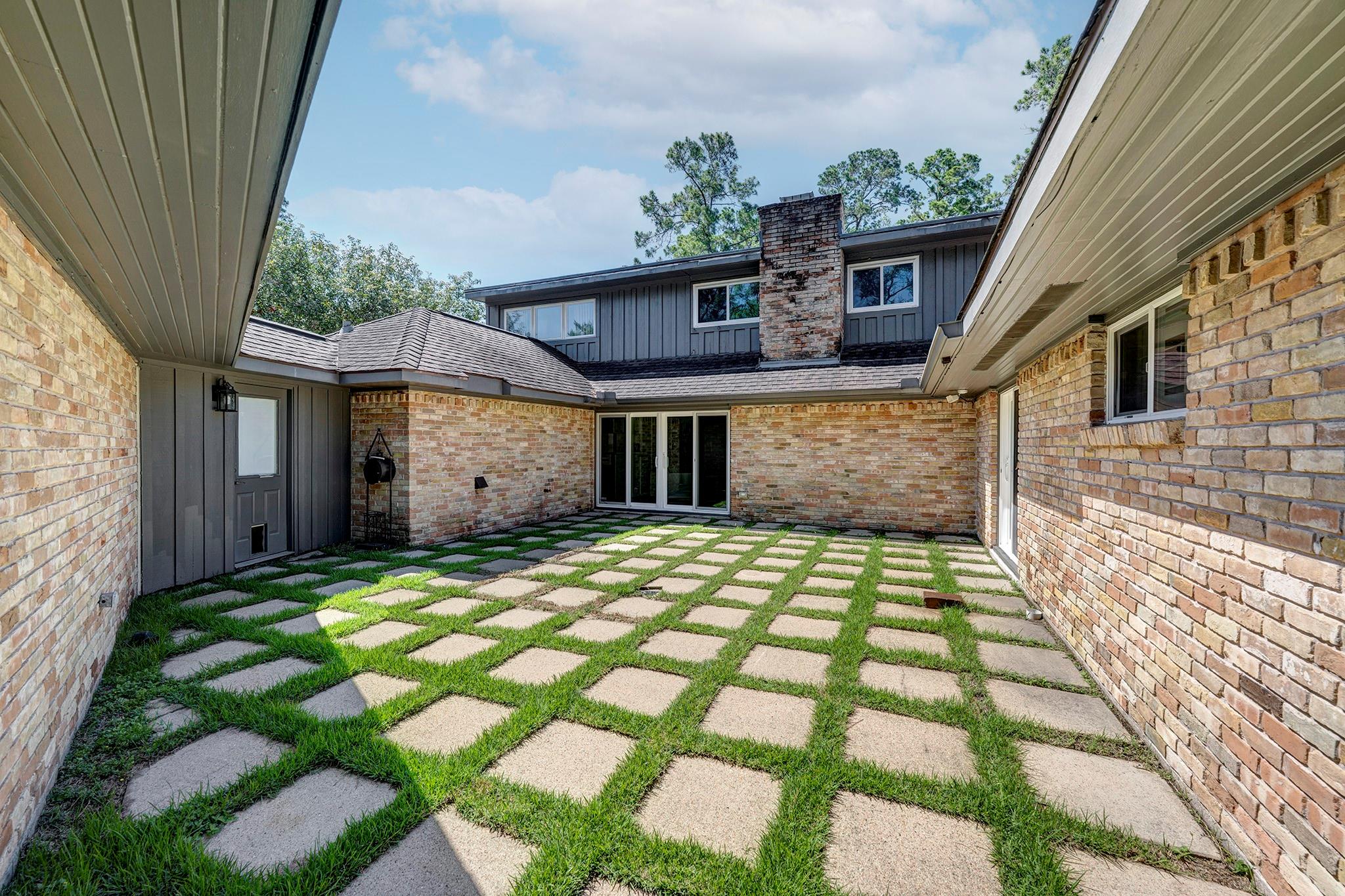 12302 Beauregard Drive