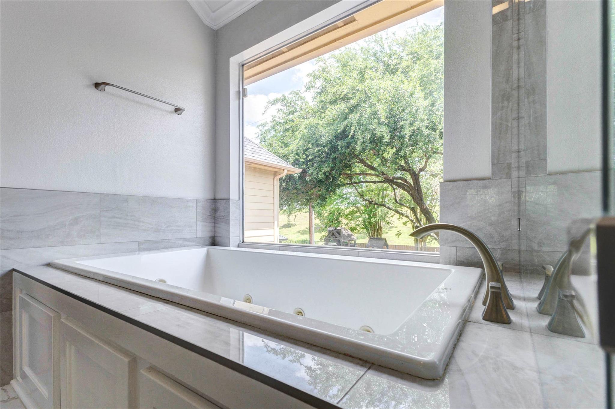 1707 Breezy Bend Drive