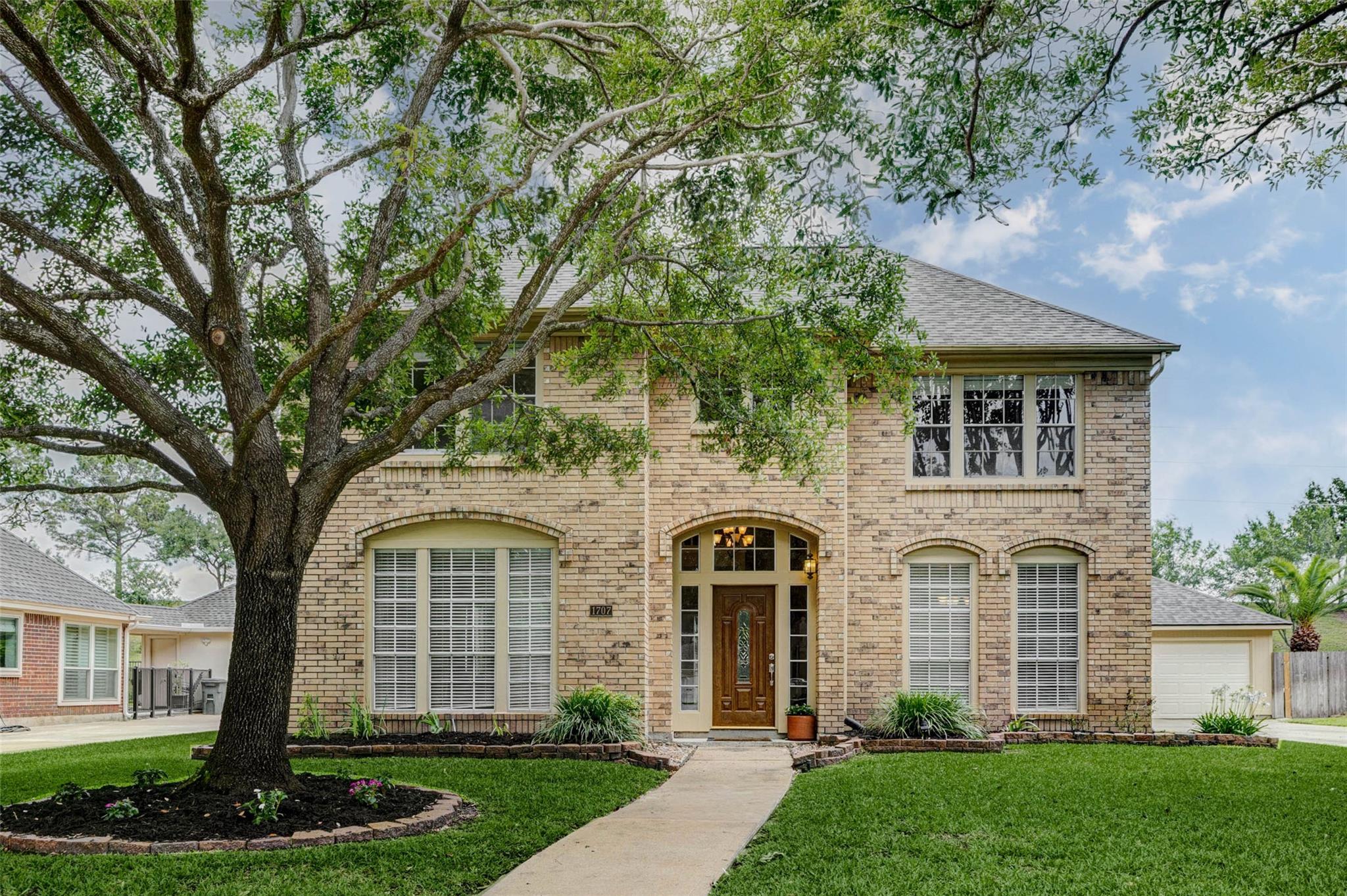 1707 Breezy Bend Drive