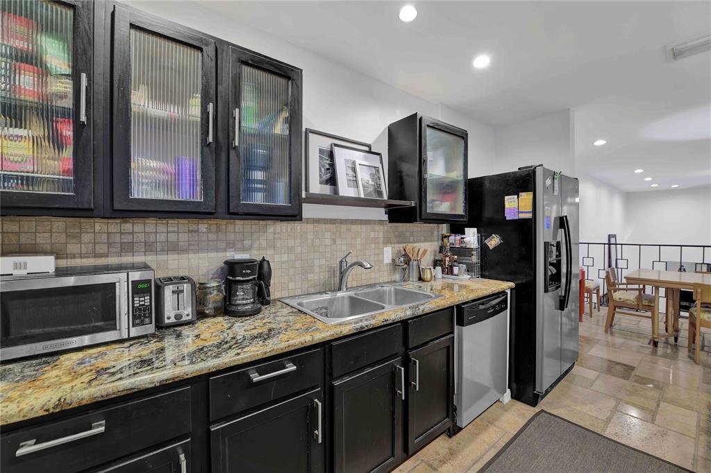 216 Stratford Street # 2