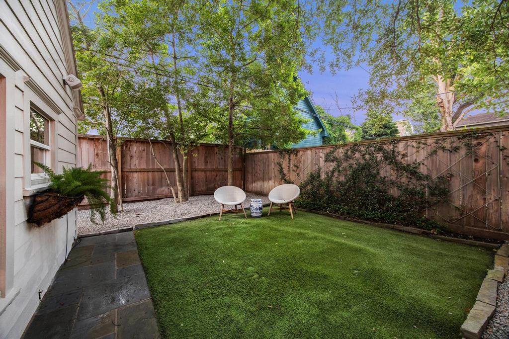 2736 Werlein Avenue