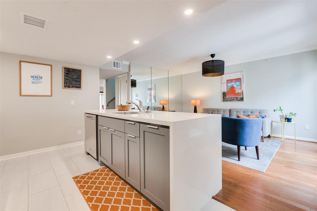 2324 Steel Street # 20