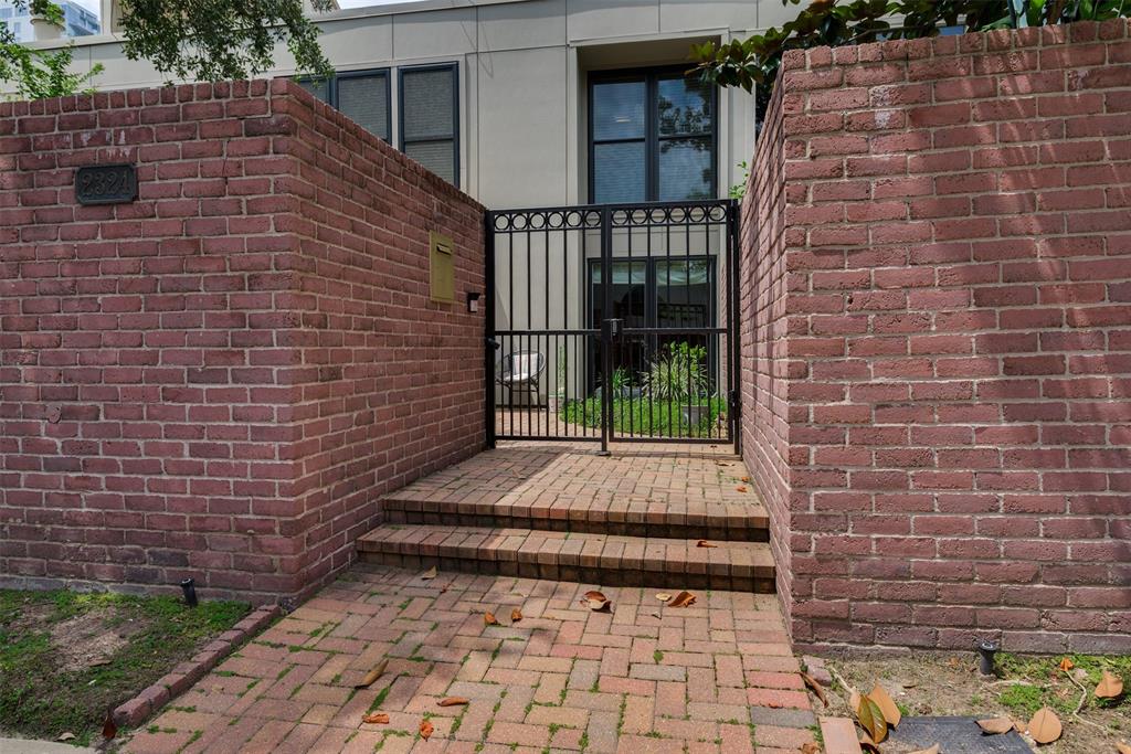 2324 Steel Street # 20