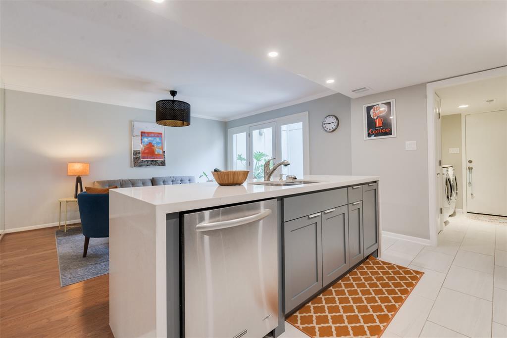 2324 Steel Street # 20