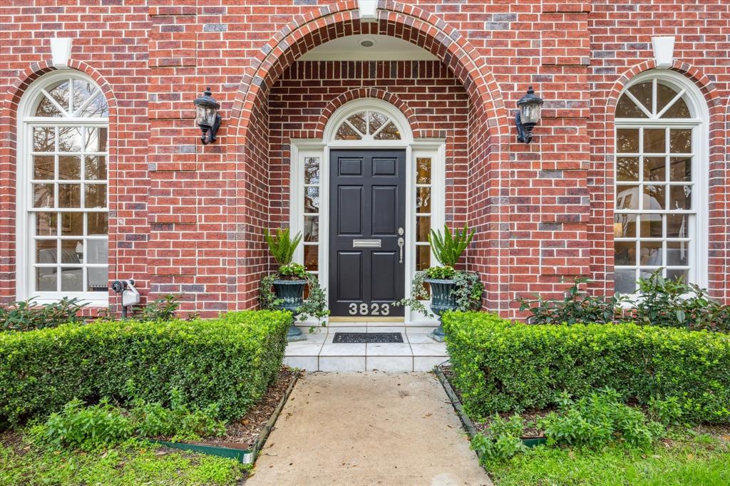 3823 Marquette Street
