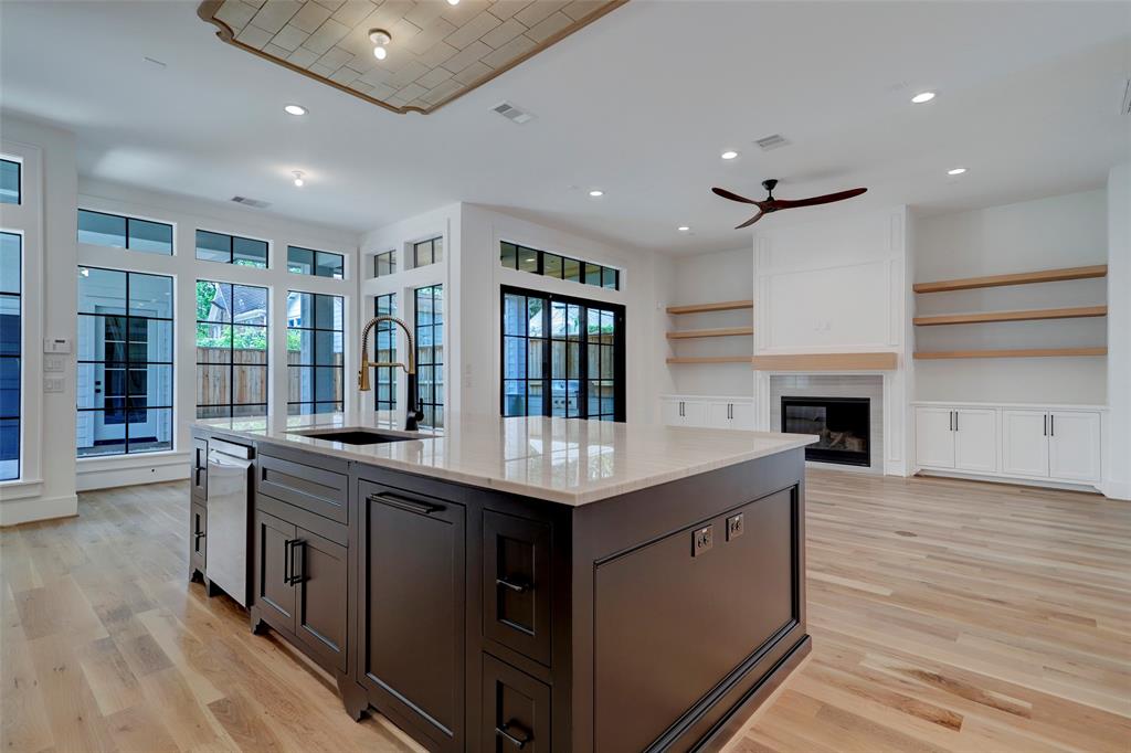 4719 Shetland Lane