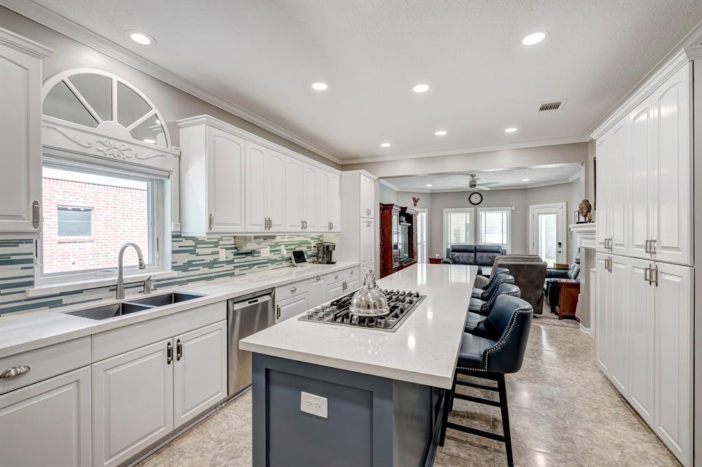 4807 Riverside Oaks Drive