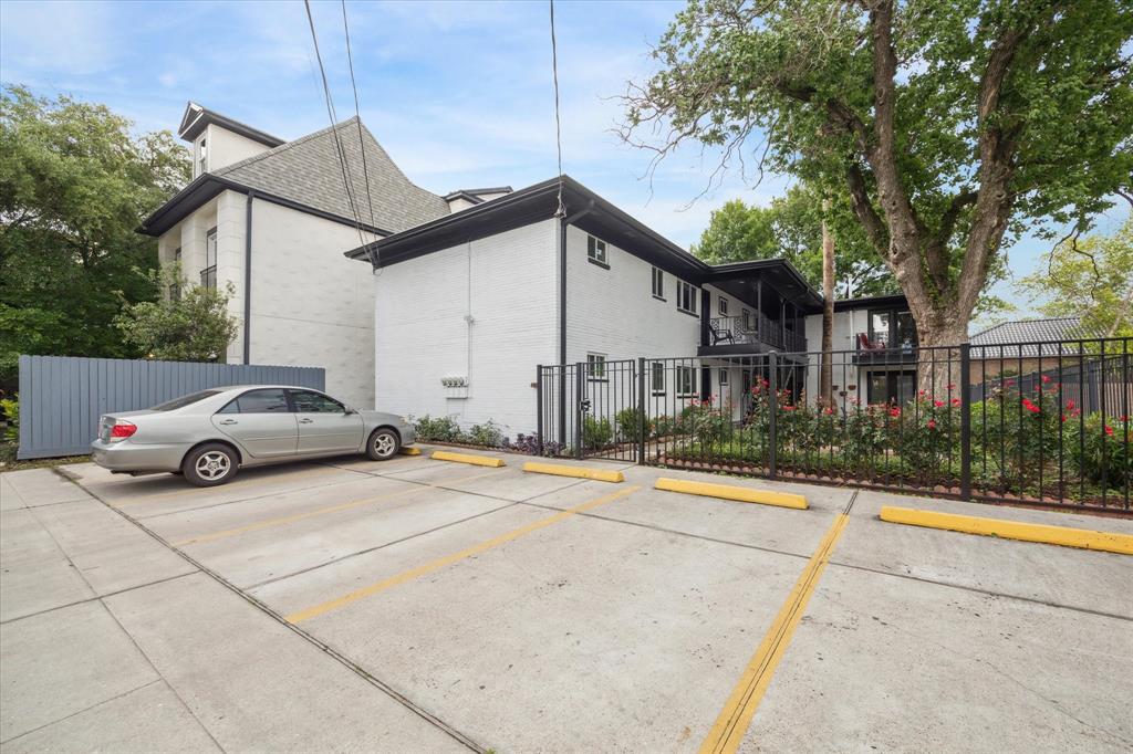 2207 Mimosa Drive # 2