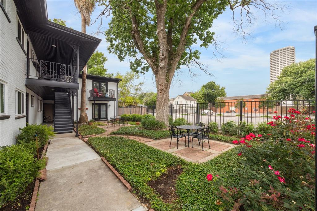 2207 Mimosa Drive # 2