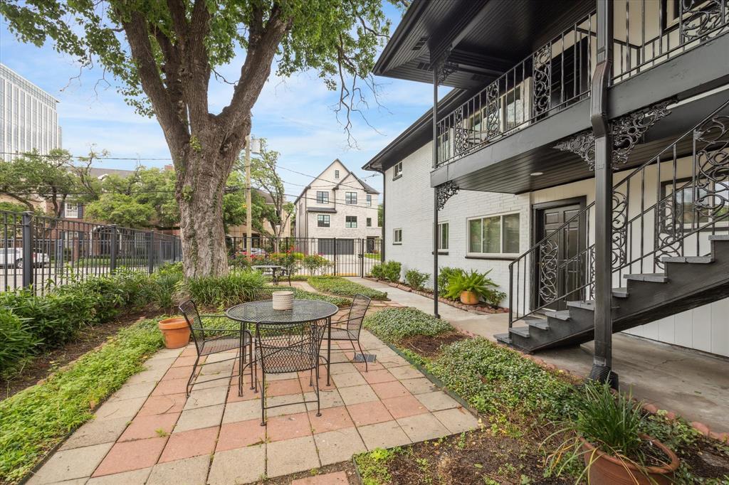 2207 Mimosa Drive # 2