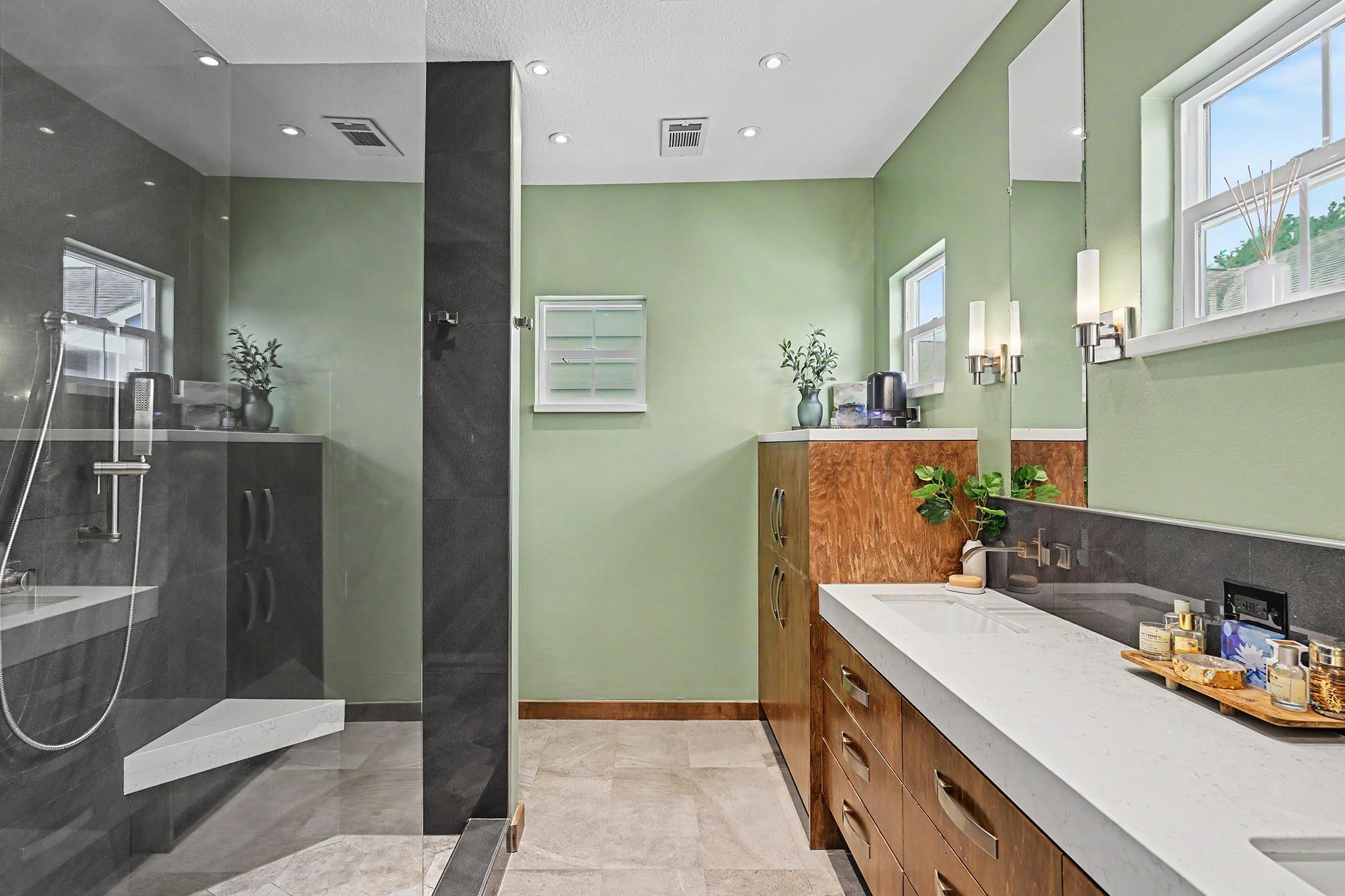 3011 Houston Avenue Unit: C