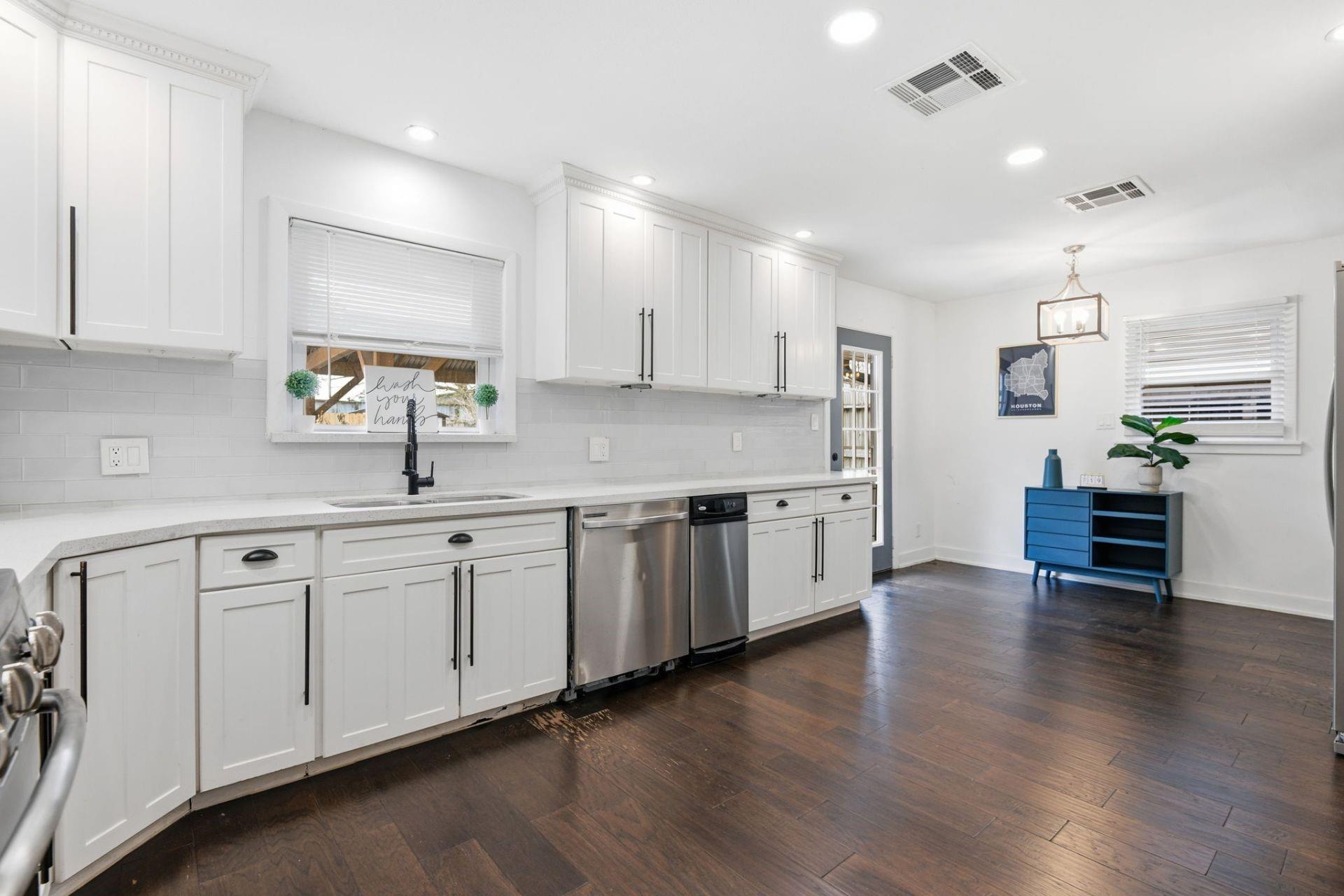 4125 Lymbar Drive