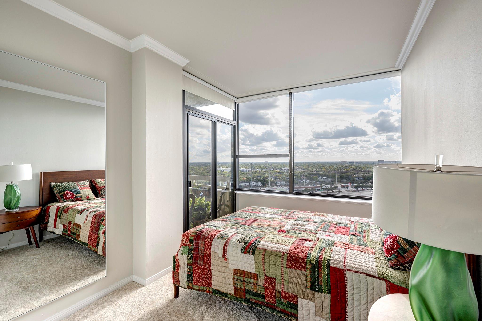 15 Greenway Plaza # 17B