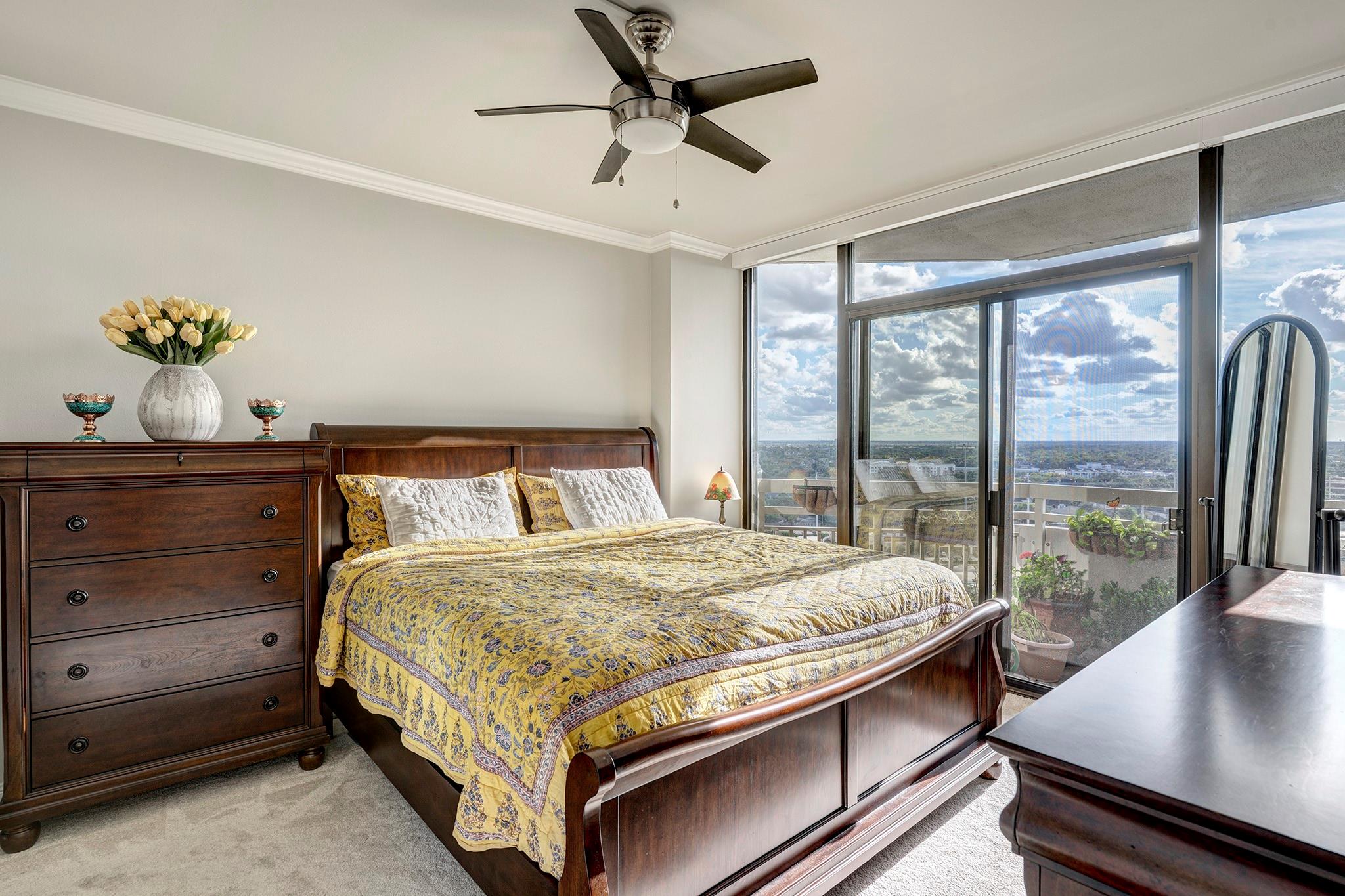 15 Greenway Plaza # 17B