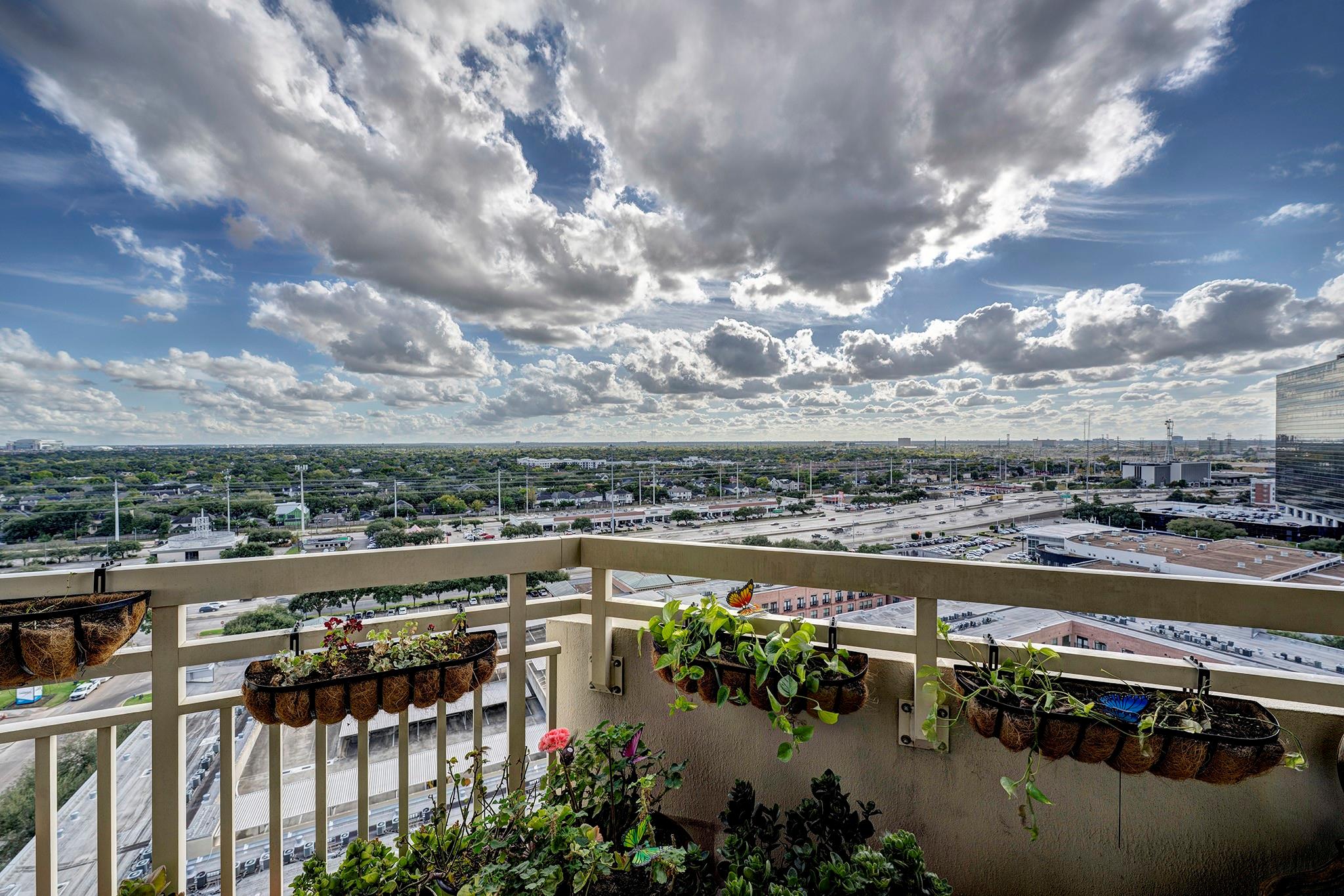 15 Greenway Plaza # 17B