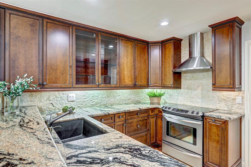 239 Litchfield Lane