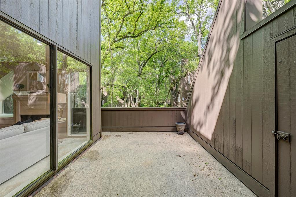 239 Litchfield Lane