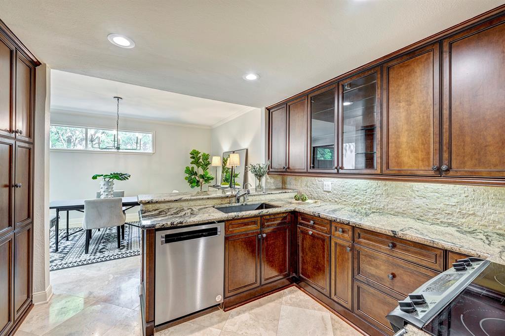239 Litchfield Lane