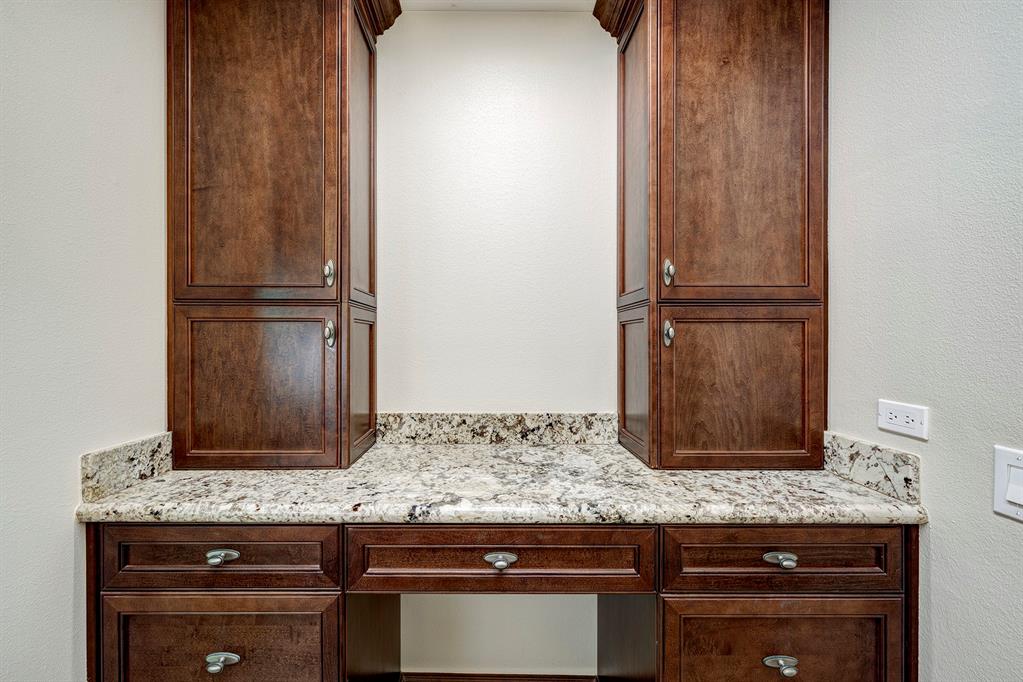 239 Litchfield Lane