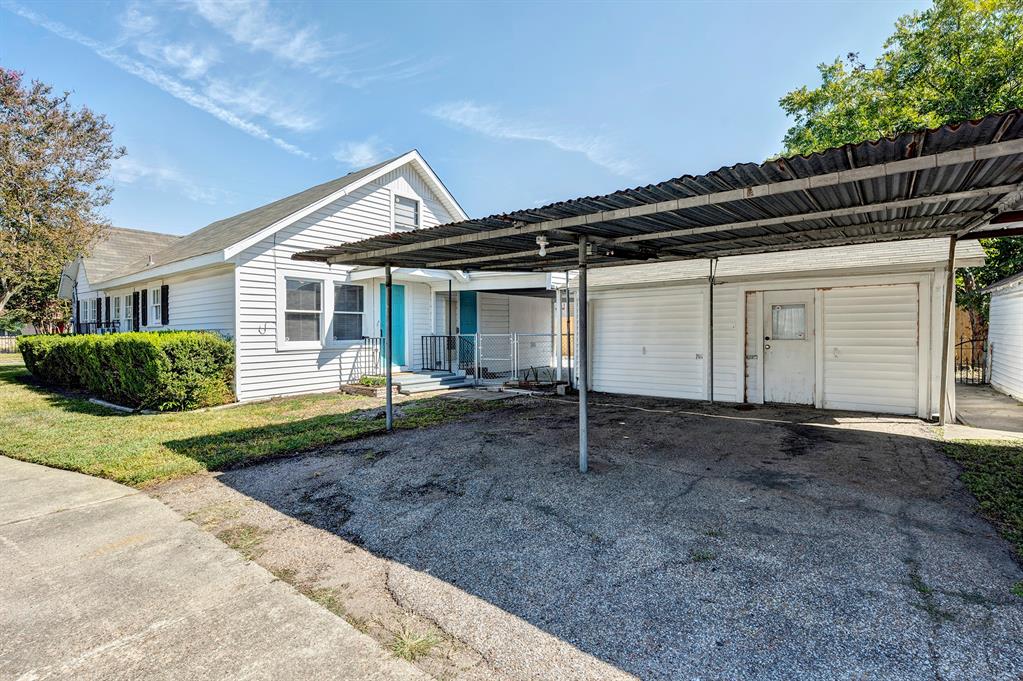 939 Robbie Street