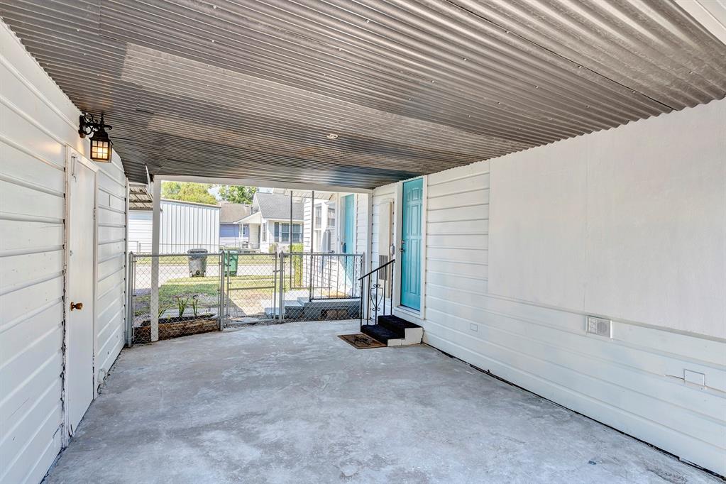 939 Robbie Street