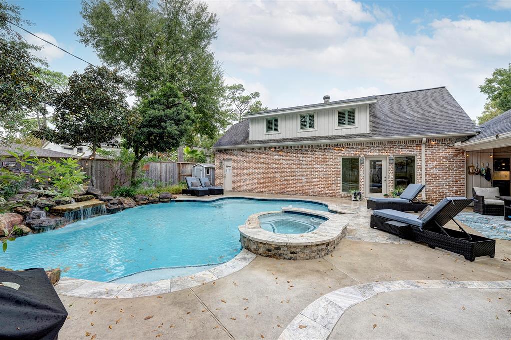 1214 Briarbrook Drive