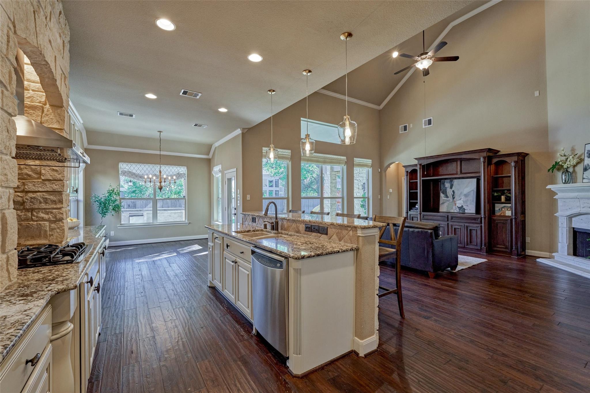 15 W Canyon Wren Circle