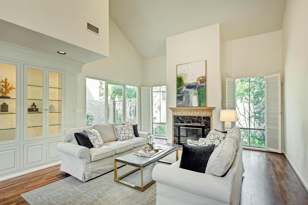 10 S Briar Hollow Lane # 49