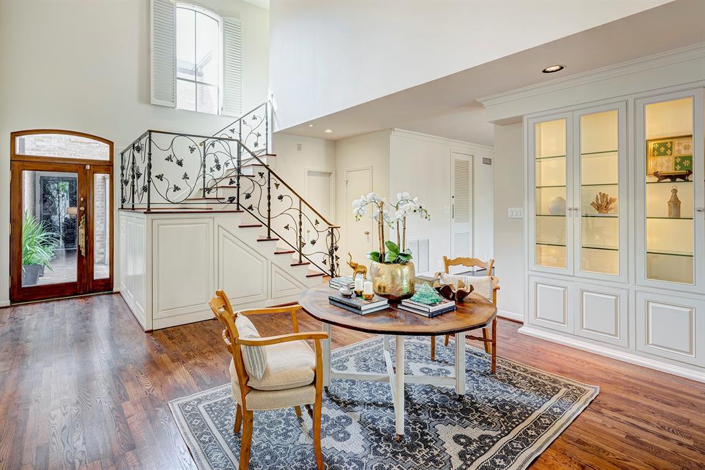 10 S Briar Hollow Lane # 49